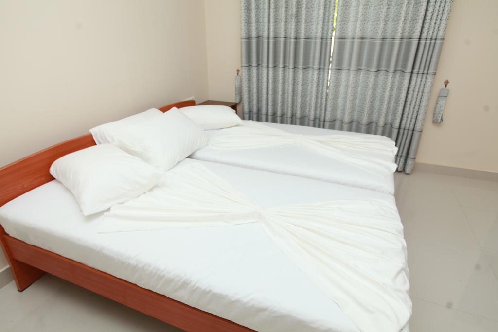 Lavonka Tourist Rest 호텔 아누라다푸라 외부 사진